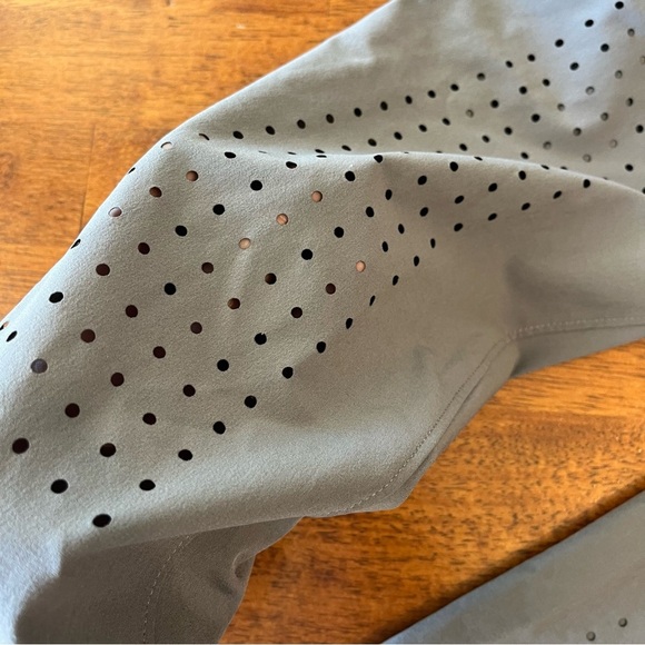 Under Armour Men’s gray athletic pants size large - Picture 10 of 11